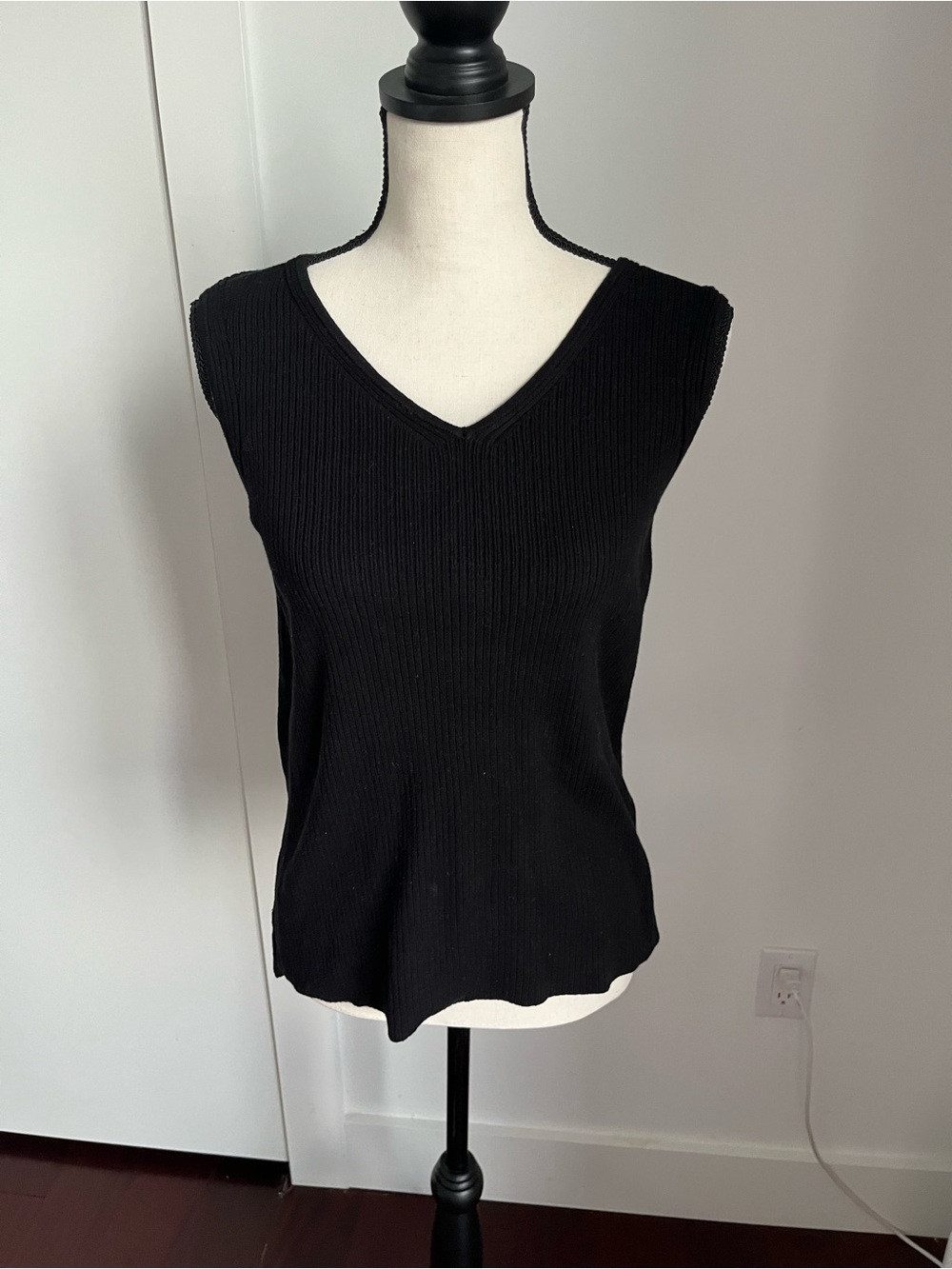 Moussy Sleeveless Knit Top